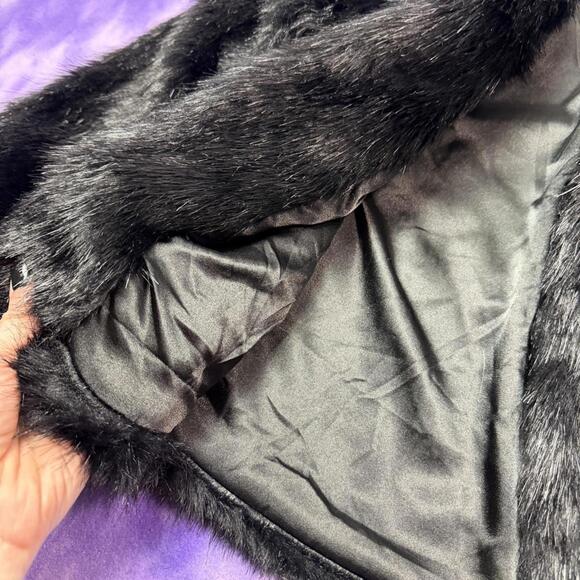Glamorous black faux fur short length coat - Picture 3 of 4